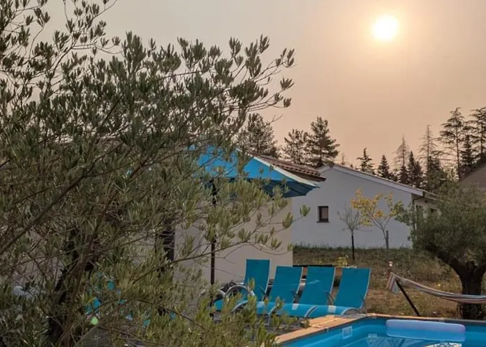 Aux Oliviers D'artur 3* Tour-de-Faure